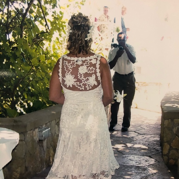 Wedding dress - Picture 7 of 8